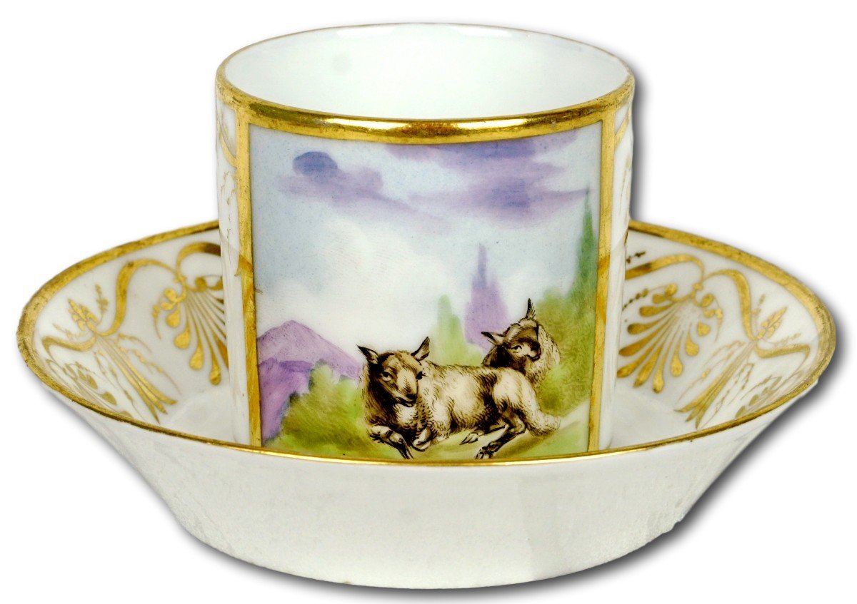 Cup And Saucer In Paris Porcelain - Manufacture De Locre - Ep. Early 19th Century