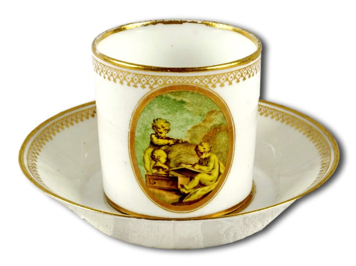 Rare Tasse Litron Et Sa Soucoupe En Porcelaine De Lille - Manufacture Au Dauphin - Ep. XVIIIe
