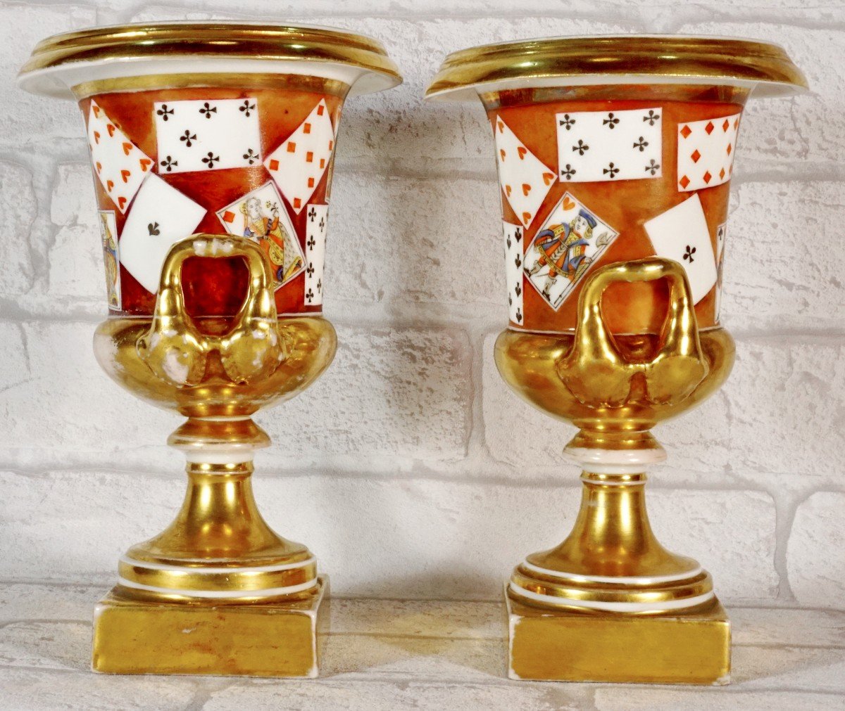 Rare Pair Of Medici Vases In Paris Porcelain Decorated With Playing Cards - Ep. Early 19th Century-photo-1