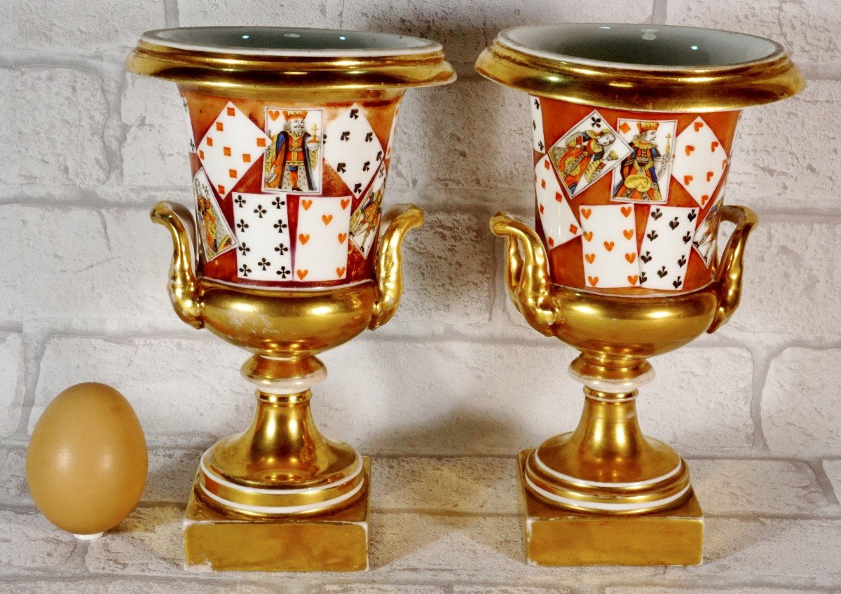 Rare Pair Of Medici Vases In Paris Porcelain Decorated With Playing Cards - Ep. Early 19th Century-photo-4