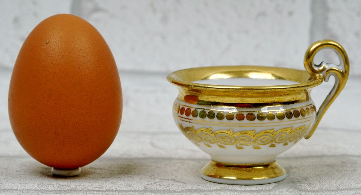 Small Miniature Porcelain Cup From Paris - Early 19th Century-photo-2