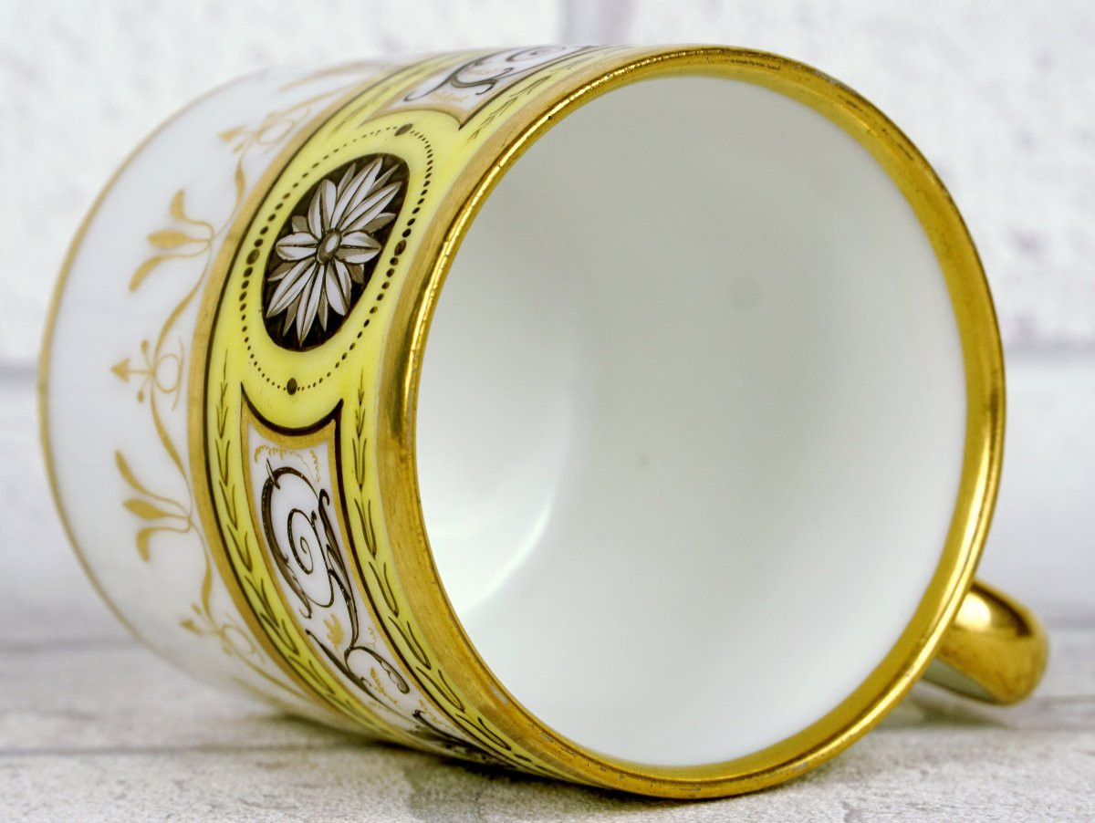 Cup And Saucer In Paris Porcelain - 18th Century-photo-2