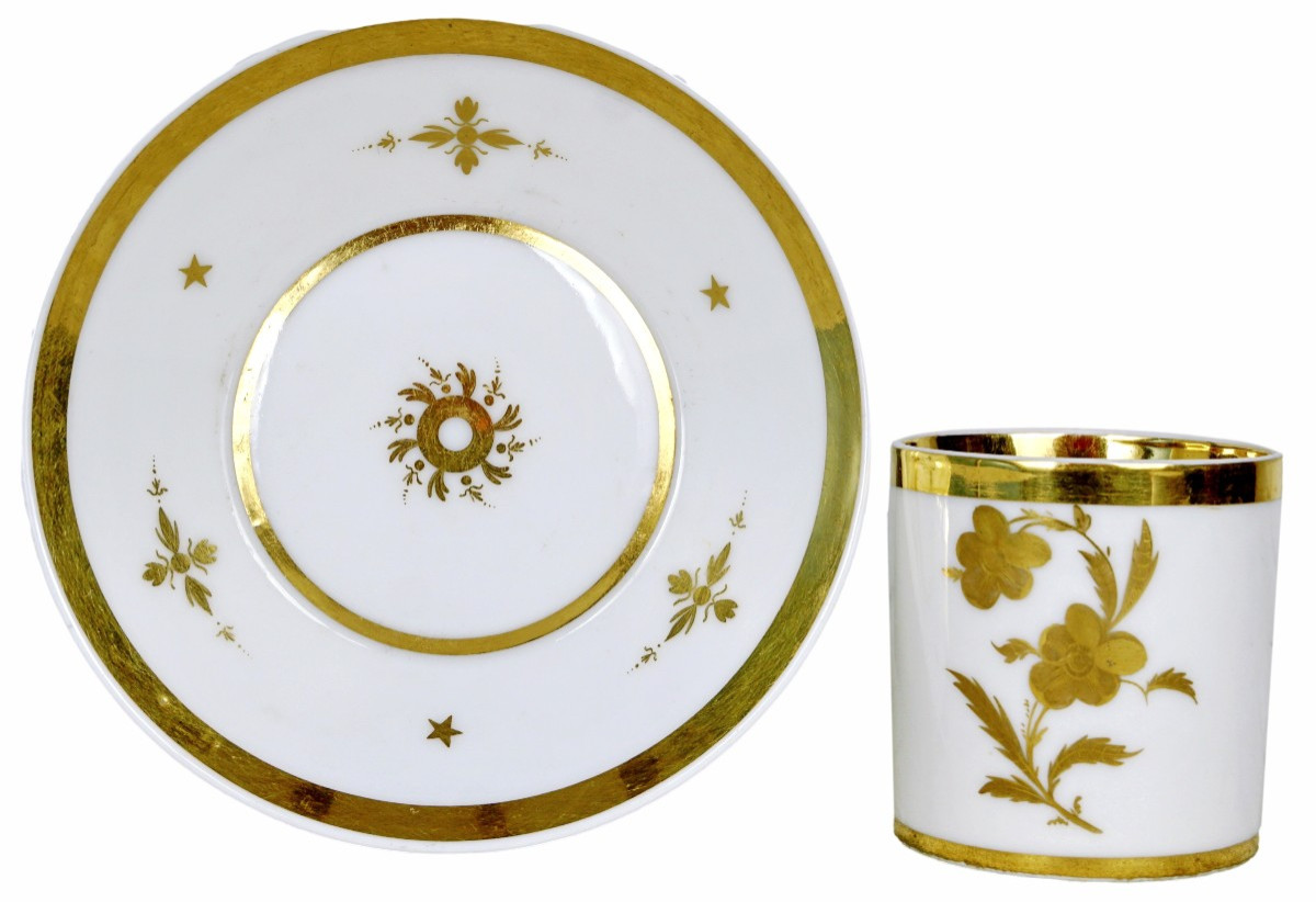 Cup And Saucer In Paris Porcelain - Early 19th Century