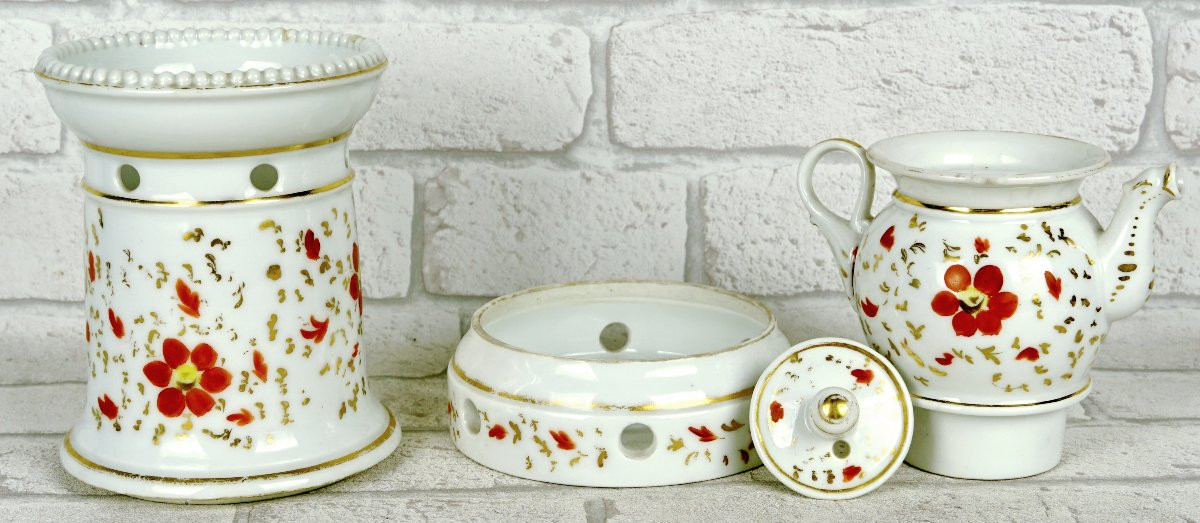 Porcelain Teapot From Paris Or Limoges – Mid-19th Century-photo-1