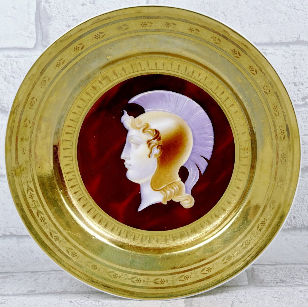 ASSIETTE à décor de CAMEE en porcelaine de PARIS - Manufacture de DENUELLE - Ep. RESTAURATION-photo-3