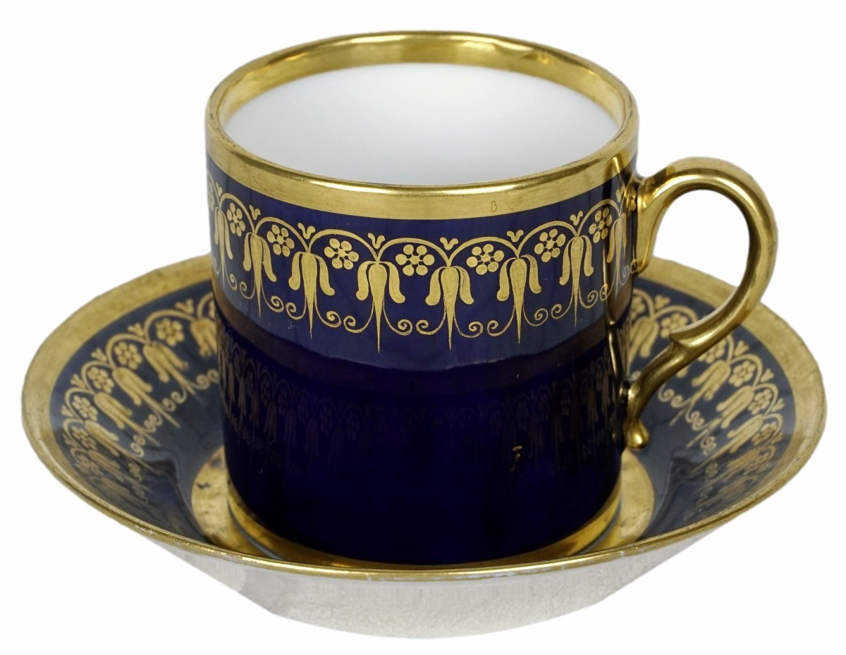 TASSE litron et sa SOUCOUPE - Atelier de FEUILLET  en porcelaine de PARIS - Ep. DEBUT XIXe