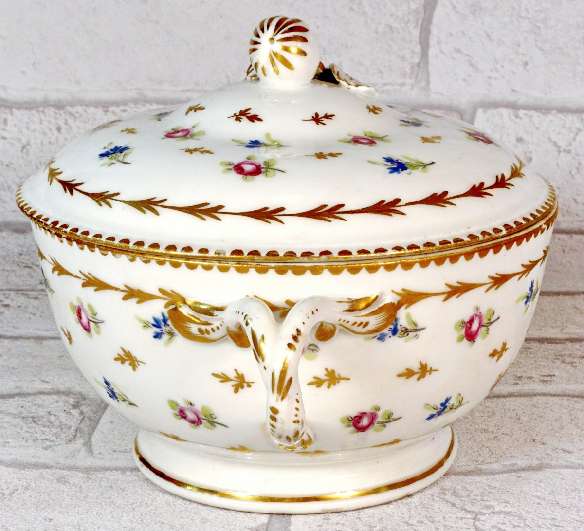 Porcelain Ecuelle à Bouillon From The Manufacture A La Reine In Paris - 18th Century-photo-2