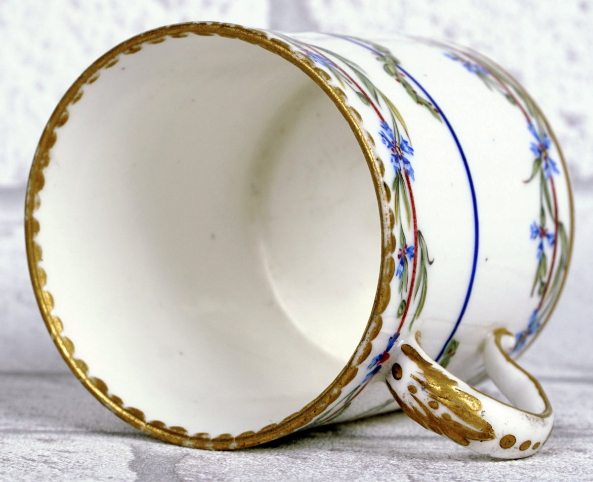 TASSE et sa SOUCOUPE en Porcelaine de SEVRES - Provenant du SERVICE DU GOBELET DU ROI - XVIIIe-photo-2