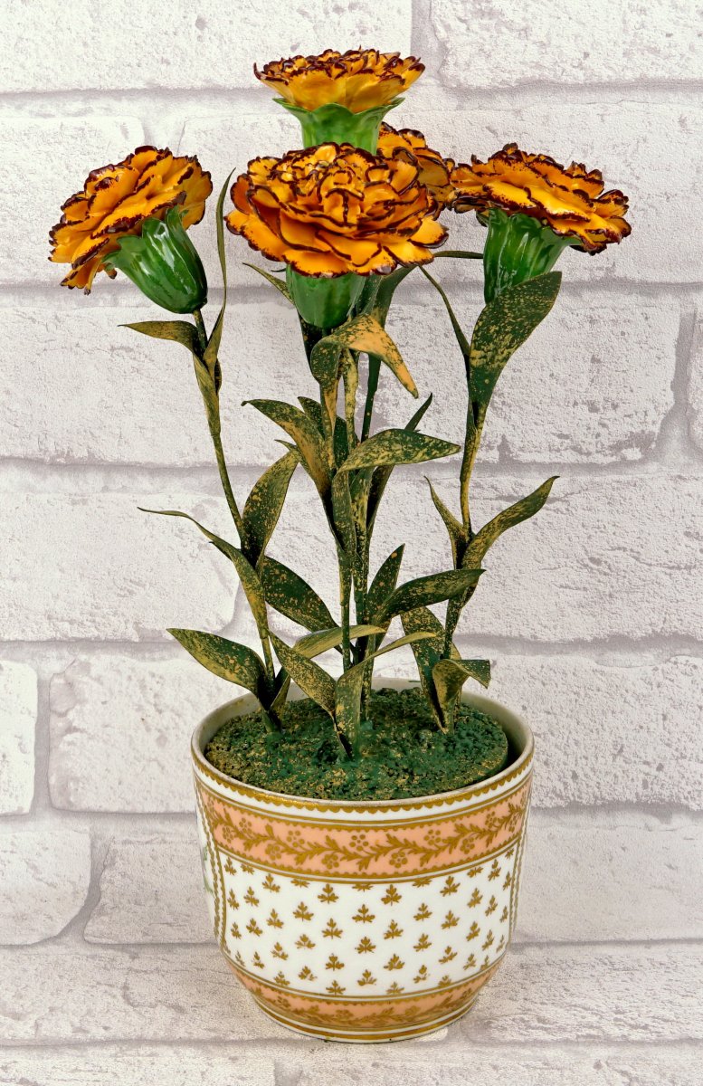BOUQUET D'ŒILLETS D'INDE de Didier Gardillou  dans un  POT en porcelaine de Paris du XVIIIe-photo-4