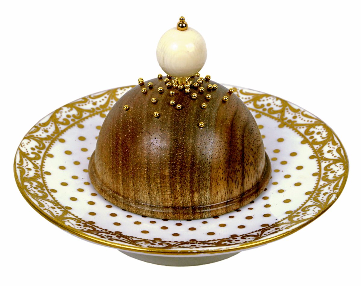 Box Made From 18th-century Sèvres Porcelain And Its Lid, By Isabelle Fustinoni