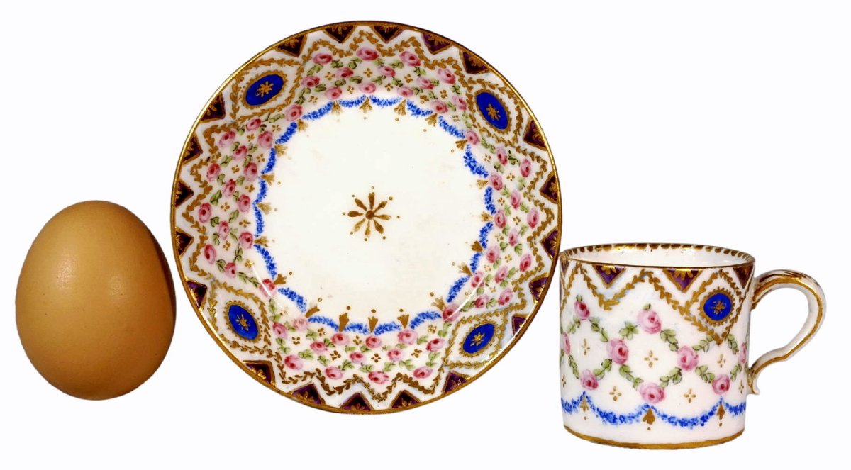 TASSE et sa SOUCOUPE (4e Grandeur) En Porcelaine Tendre de SEVRES - Ep. XVIIIe - Louis XVI-photo-2