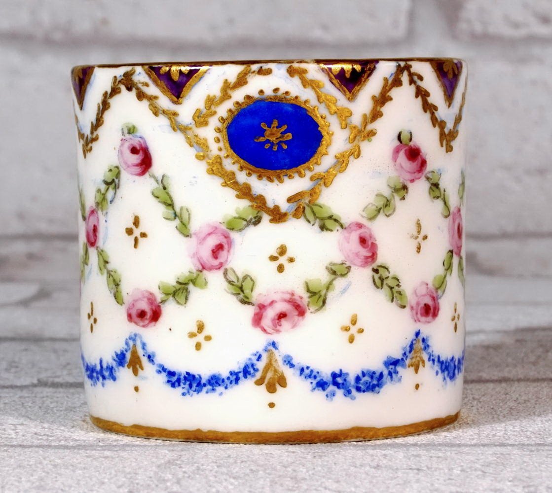 TASSE et sa SOUCOUPE (4e Grandeur) En Porcelaine Tendre de SEVRES - Ep. XVIIIe - Louis XVI-photo-2