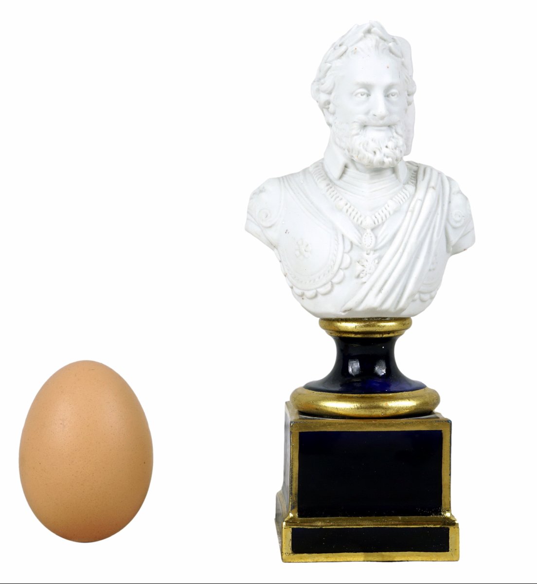 BUSTE D'HENRI IV EN BISCUIT DE PORCELAINE DE SÈVRES – ÉPOQUE LOUIS XVIII (DATE 1823)-photo-2