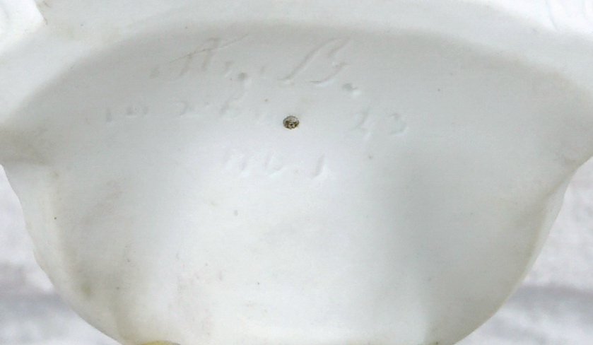 BUSTE D'HENRI IV EN BISCUIT DE PORCELAINE DE SÈVRES – ÉPOQUE LOUIS XVIII (DATE 1823)-photo-3