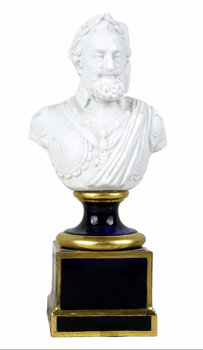 BUSTE D'HENRI IV EN BISCUIT DE PORCELAINE DE SÈVRES – ÉPOQUE LOUIS XVIII (DATE 1823)