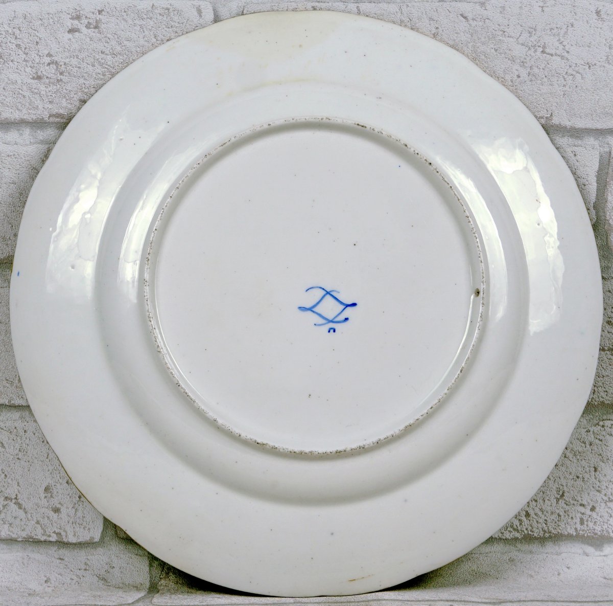 RARE ASSIETTE  en porcelaine Tendre de SEVRES - Manufacture ROYALE - Ep. LOUIS XV-photo-2