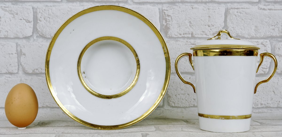 TASSE TREMBLEUSE à 2 ANSES et sa SOUCOUPE en porcelaine de LIMOGES-COMTE D'ARTOIS - Ep. XVIIIe-photo-4