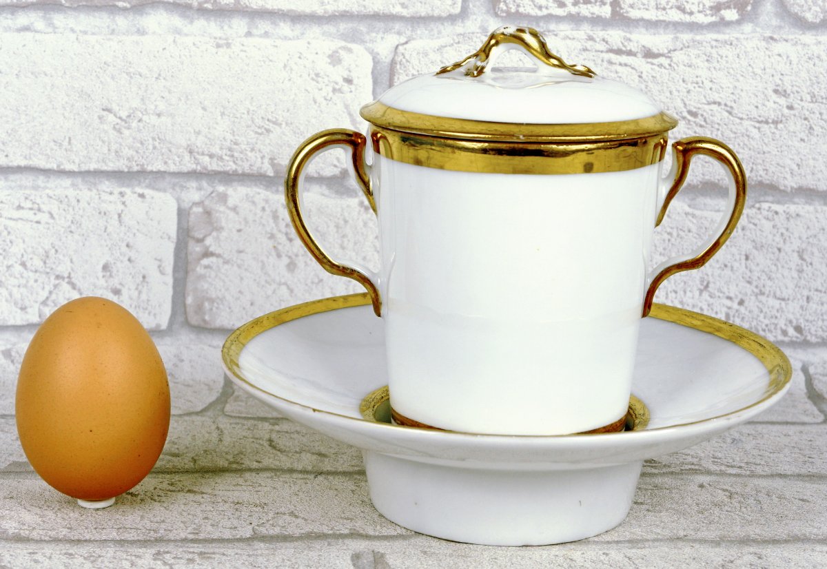 TASSE TREMBLEUSE à 2 ANSES et sa SOUCOUPE en porcelaine de LIMOGES-COMTE D'ARTOIS - Ep. XVIIIe-photo-7