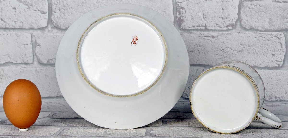 GRANDE TASSE à CHOCOLAT en porcelaine de PARIS - Manufacture du DUC D'ANGOULEME - Ep. XVIIIe-photo-3