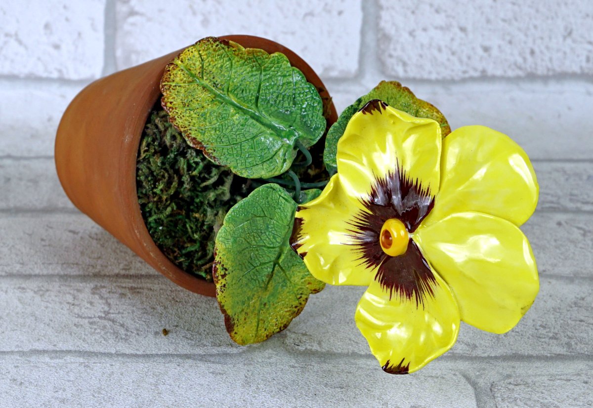"yellow Pansy" Porcelain Sculpture By Didier Gardillou-photo-1