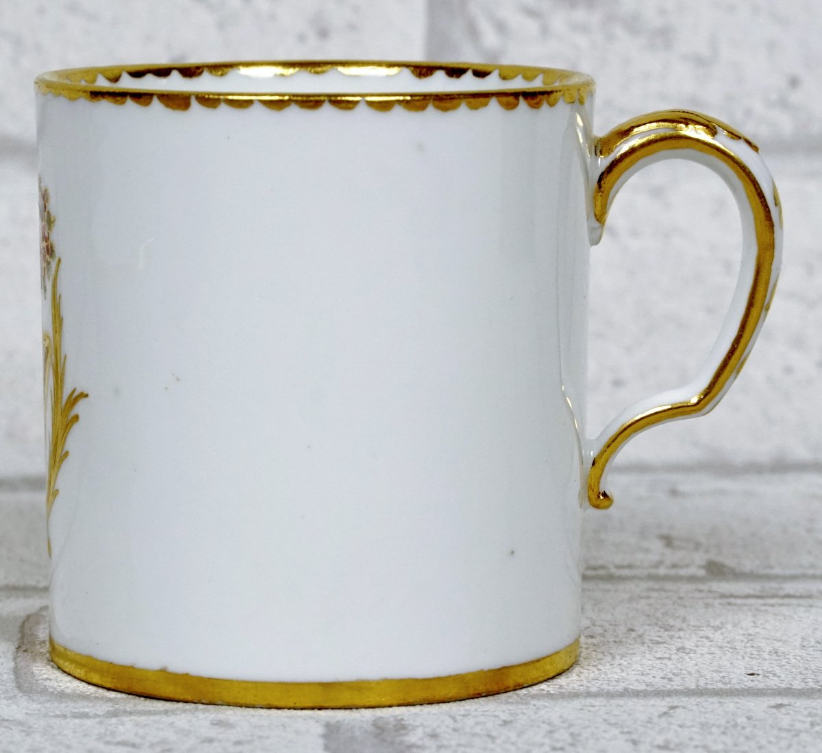TASSE Litron et sa SOUCOUPE  en  porcelaine de SÈVRES – ÉP. XVIIIe-photo-1