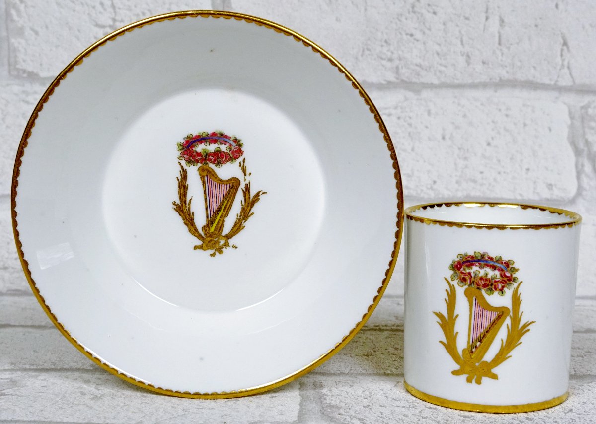 TASSE Litron et sa SOUCOUPE  en  porcelaine de SÈVRES – ÉP. XVIIIe-photo-4