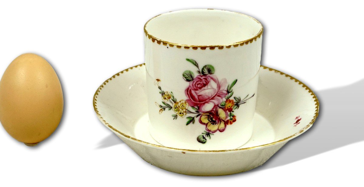 Tasse Et Sa Soucoupe En Porcelaine De Locre - Ep. XVIIIe