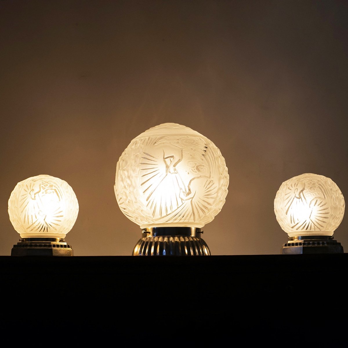 Trio Of Ball Lamps And Nickel-plated Bronze Frame By Muller Frères Lunéville Art Deco 1925