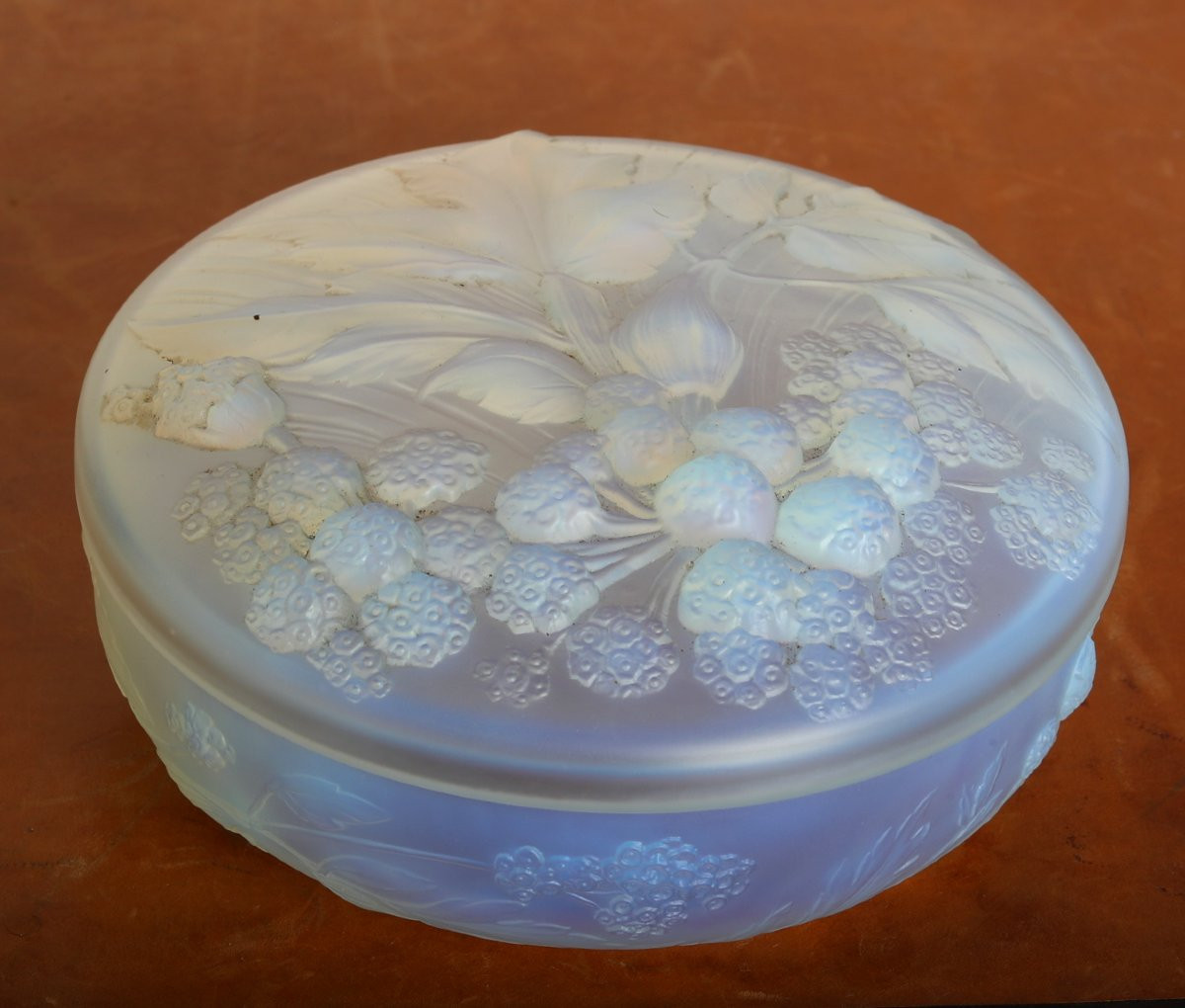 Bonbonnière Opalescente Framboises Etling Art Deco 1930 Era Sabino, Daum, Lalique, d'Avesn-photo-2