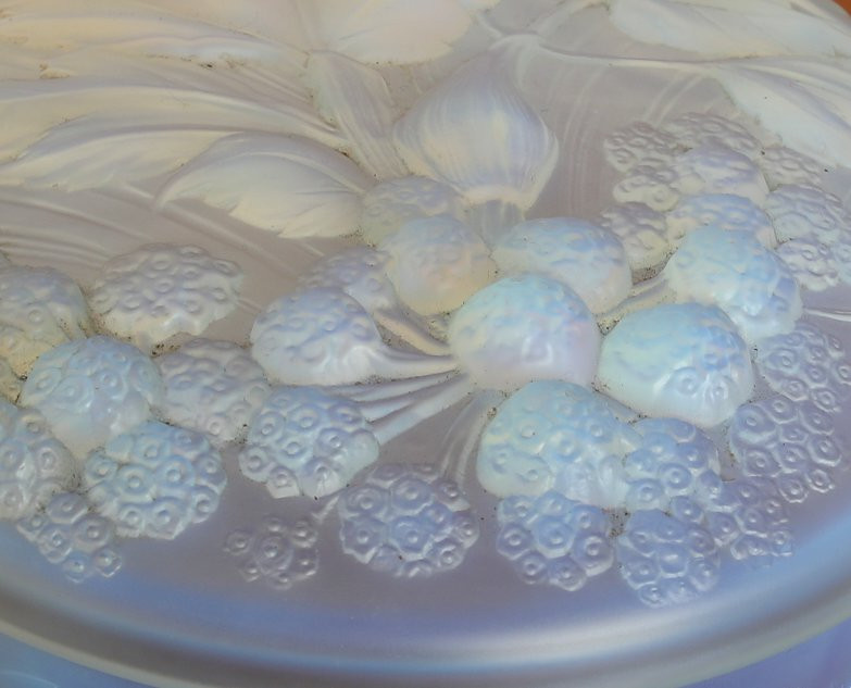 Bonbonnière Opalescente Framboises Etling Art Deco 1930 Era Sabino, Daum, Lalique, d'Avesn-photo-2