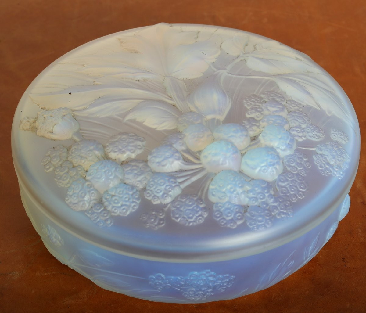 Bonbonnière Opalescente Framboises Etling Art Deco 1930 Era Sabino, Daum, Lalique, d'Avesn-photo-3