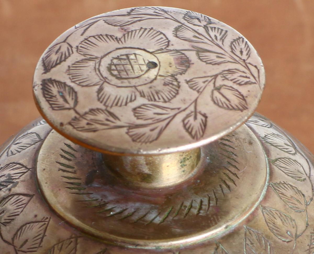 Clochette Sonnette De Table En Bronze a Décor Ciselé-photo-3