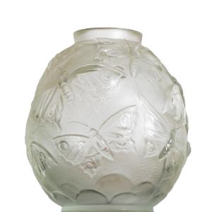 Vase With Butterflies Signed Verlys - Circa 1930 Art Deco