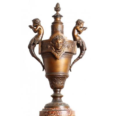 Vase Couvert En Régule Ornée De Putti Style Louis XVI