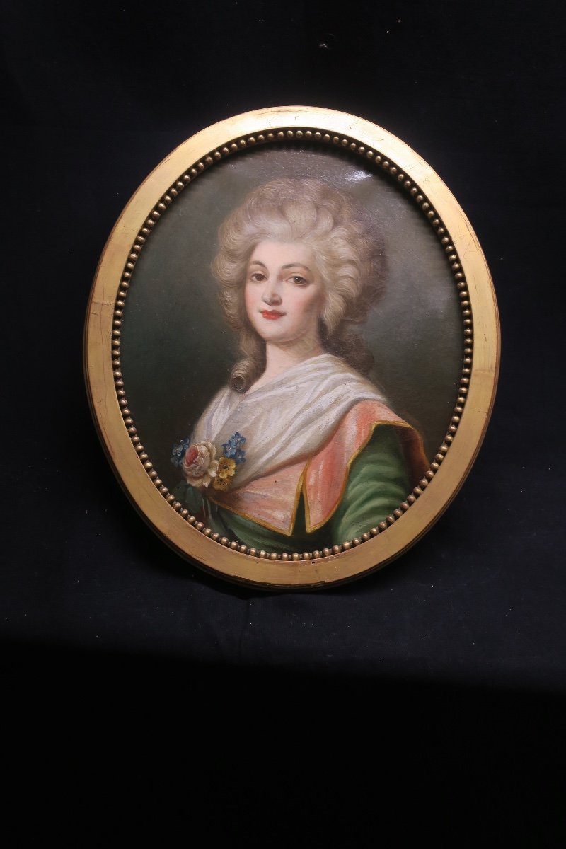 Tableau Oval, Portrait De Jeune Femme .-photo-2