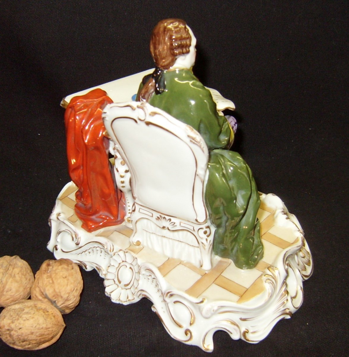 Biscuit, Man With A Letter-photo-3