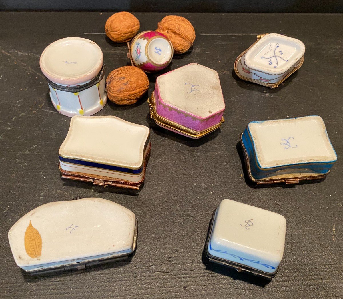 Collection De Huit Petites Boites-photo-3