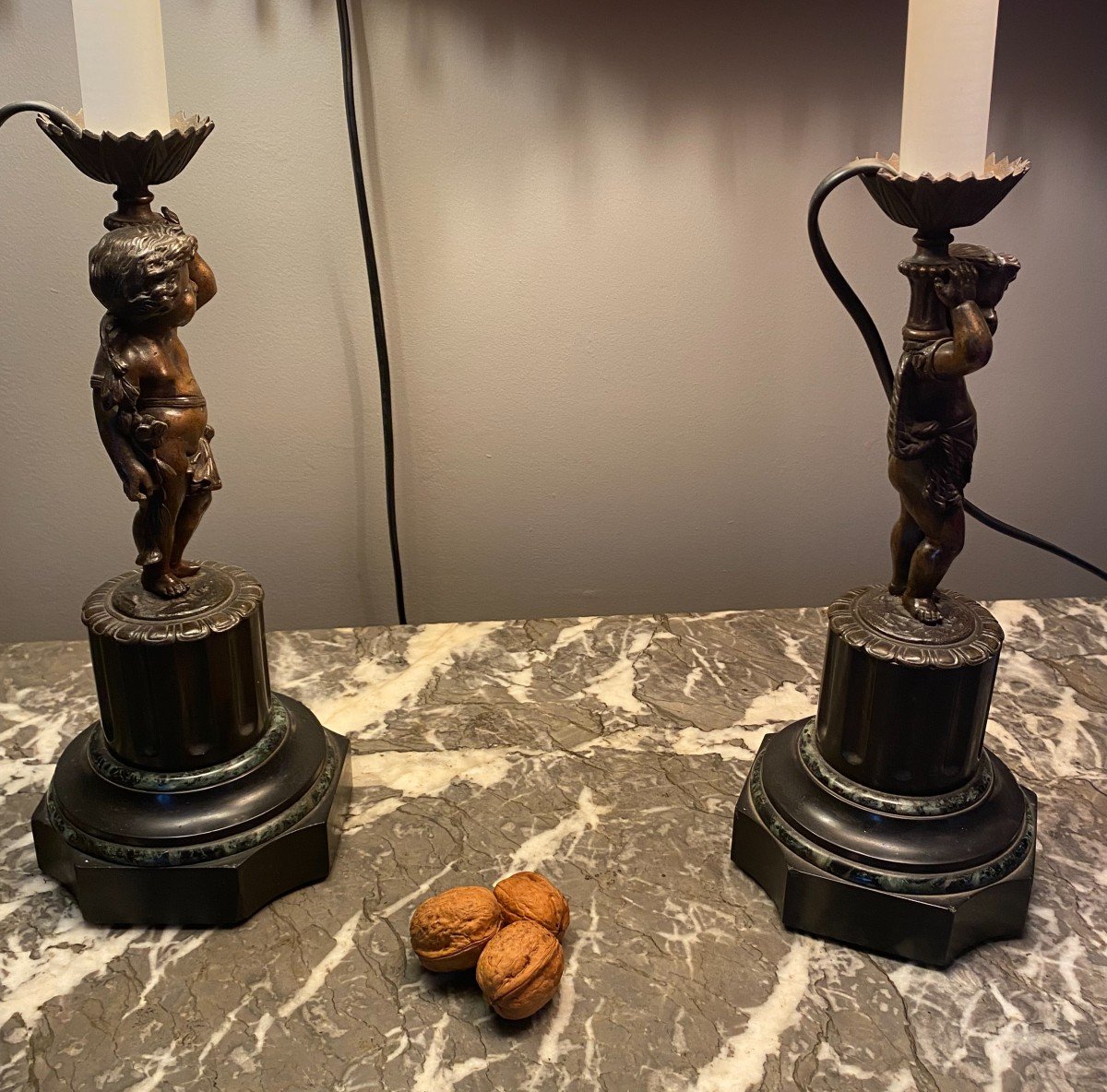 Paire De Lampes : Putti En Bronze Sur Socle De Marbre-photo-1
