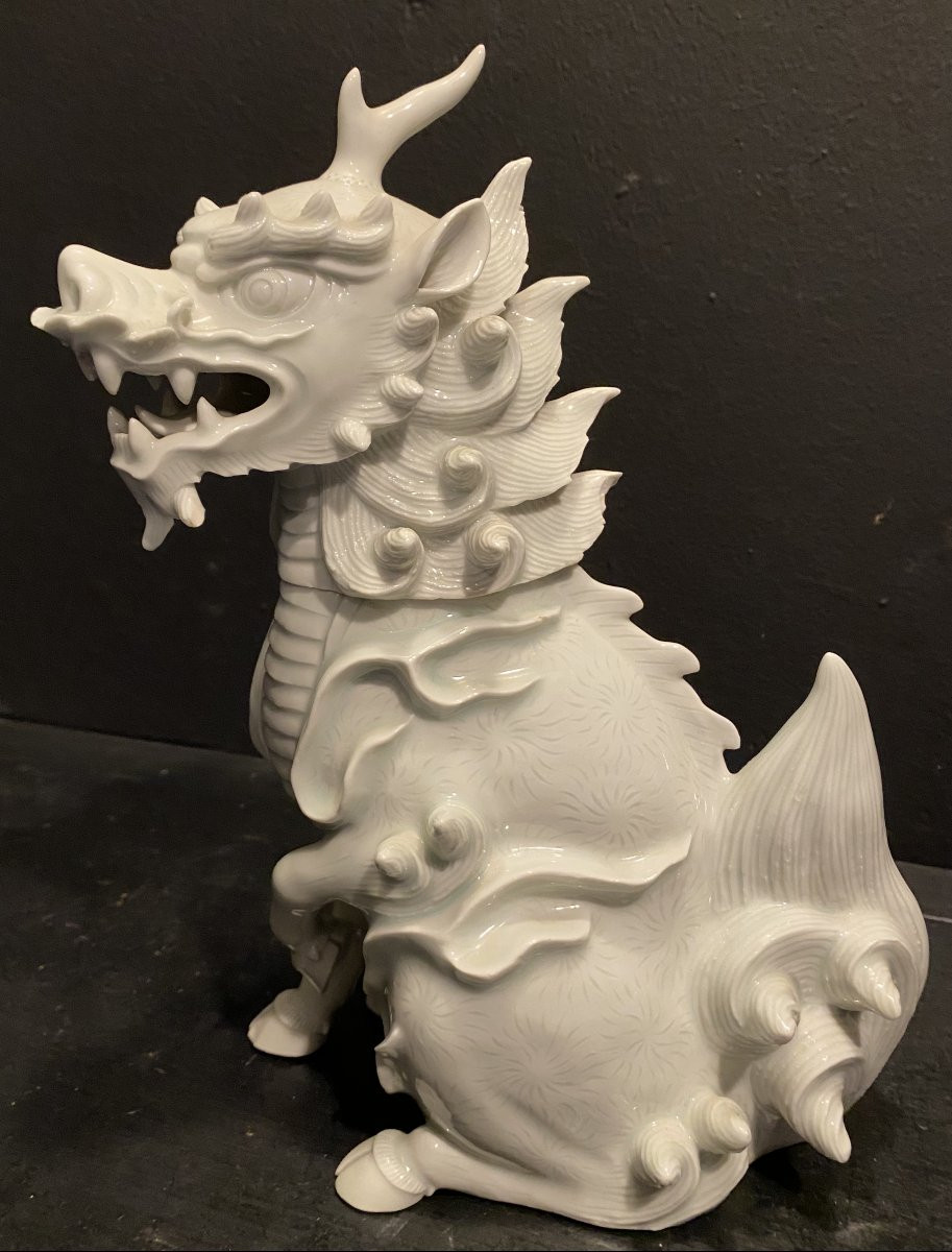 White Porcelain Dragon Bottle-photo-2