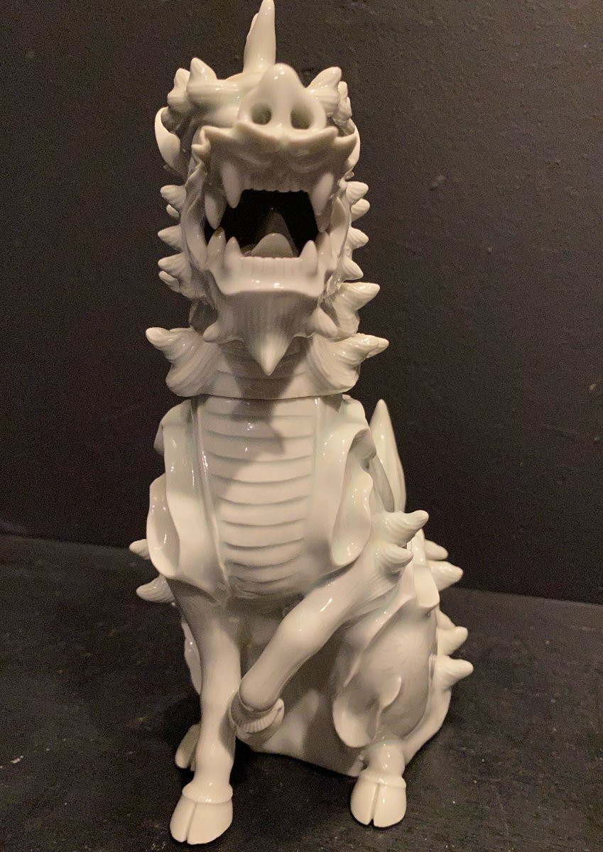 White Porcelain Dragon Bottle-photo-3