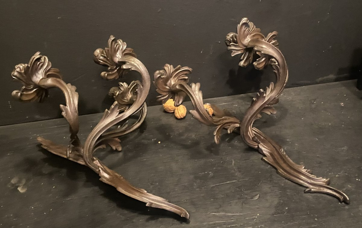 paire d'appliques à trois bras de lumière en bronze à patine brune.-photo-4