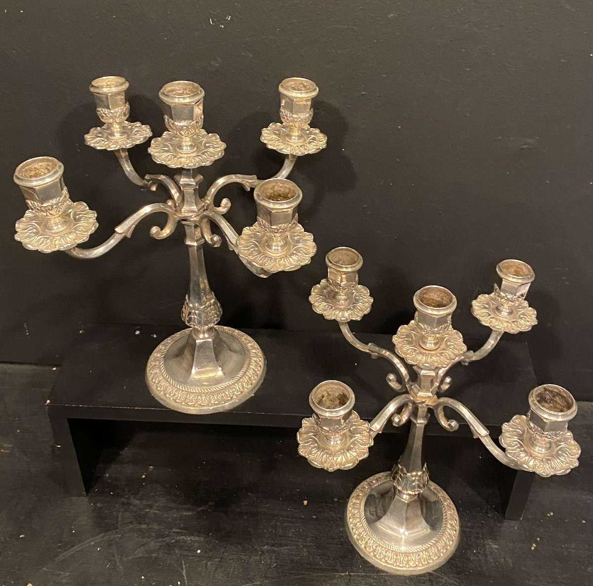 paire de petits chandeliers en métal argenté-photo-1