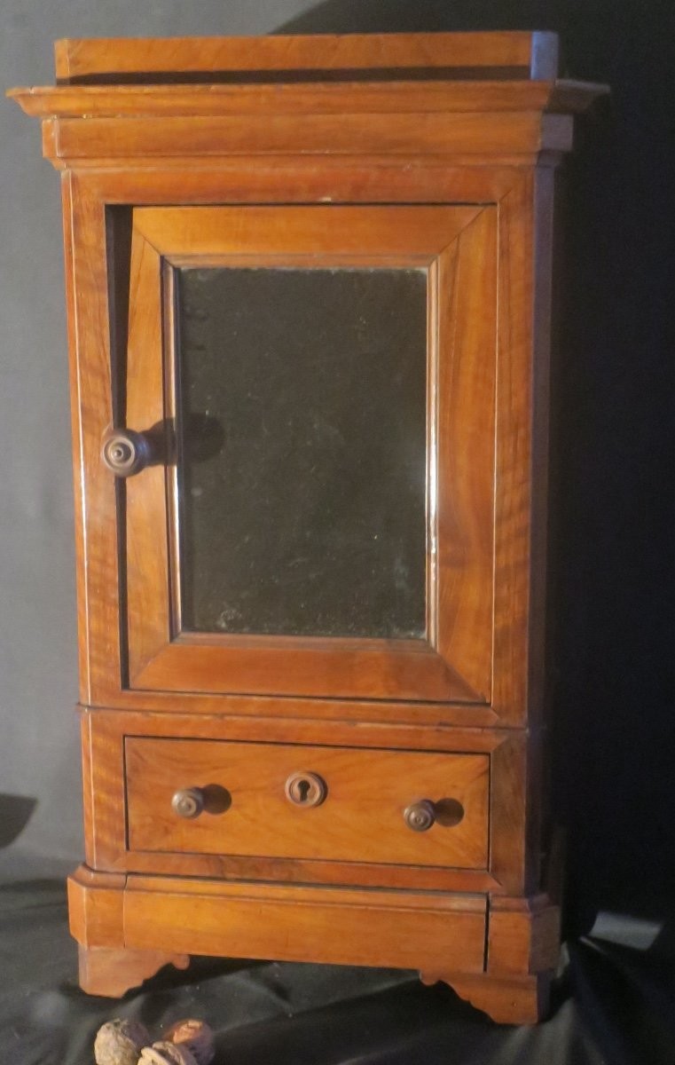 armoire Louis Philippe en miniature-photo-3