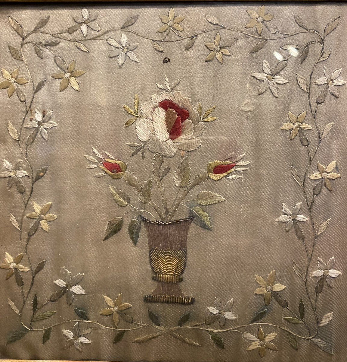 Small Embroidery In Its Gilded Frame-photo-4