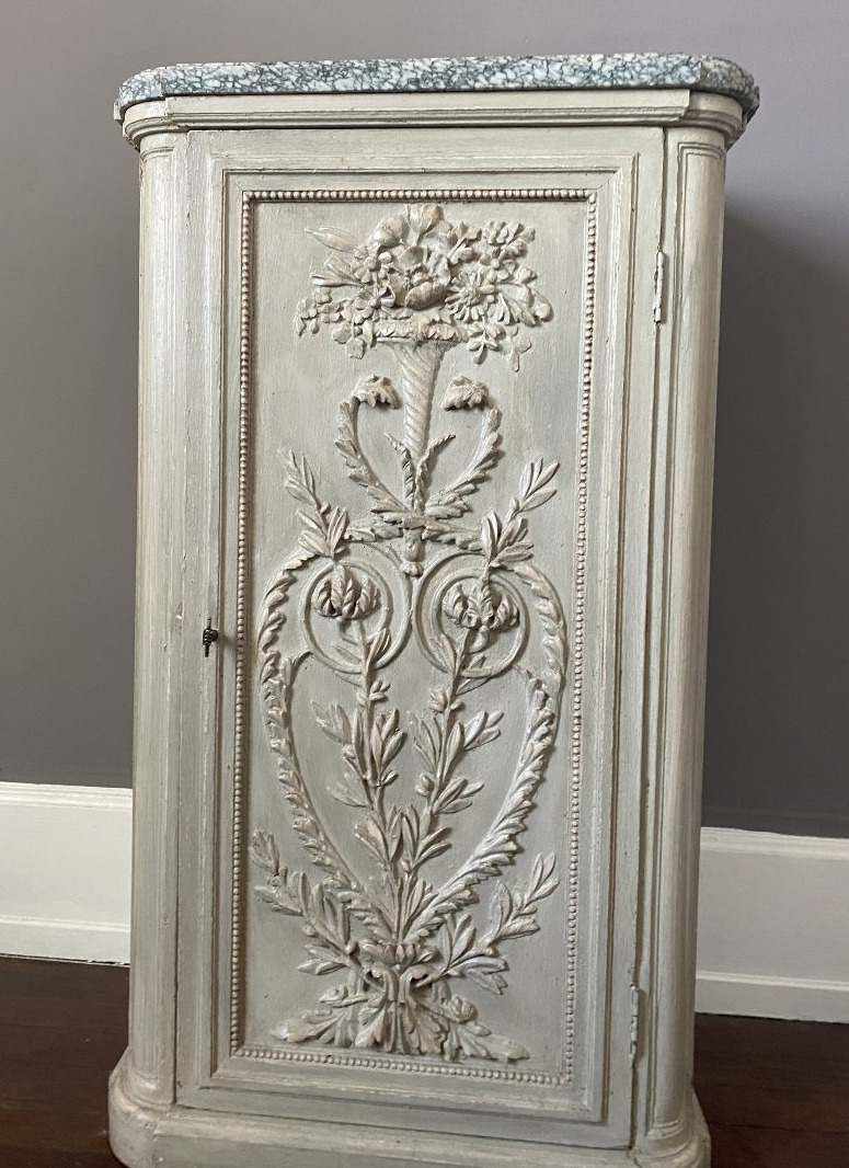Single-door Cabinet