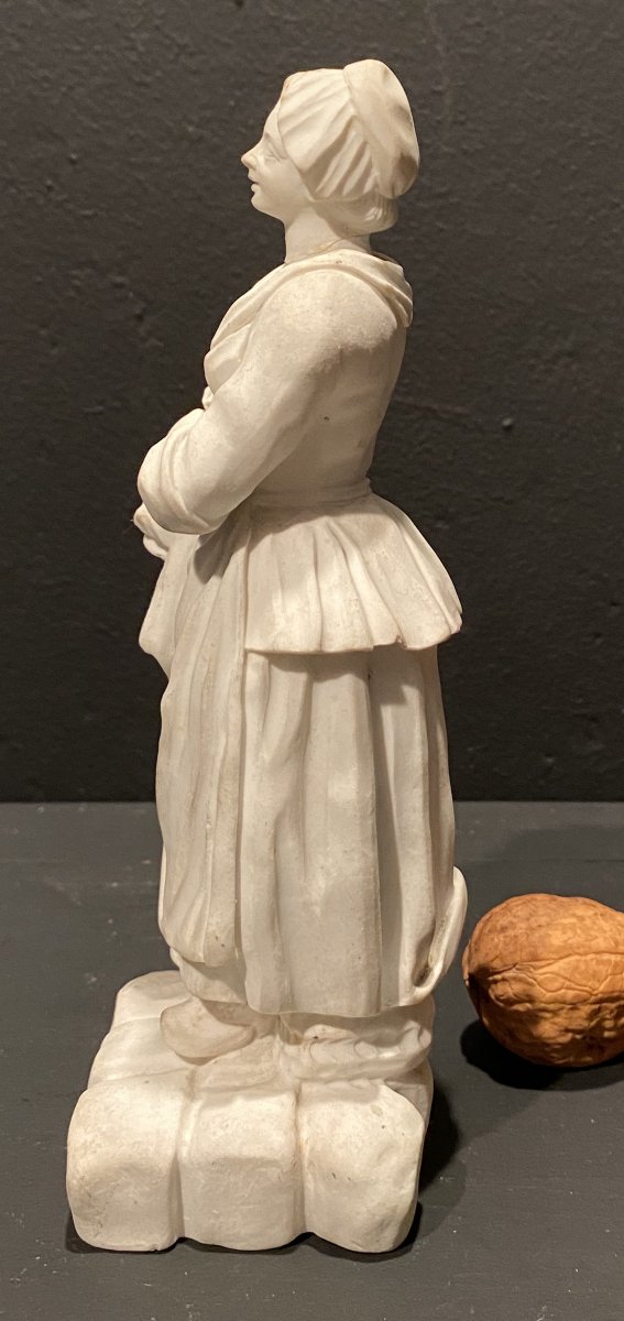 Statuette, Biscuit, Femme Au Panier De Fraises-photo-4
