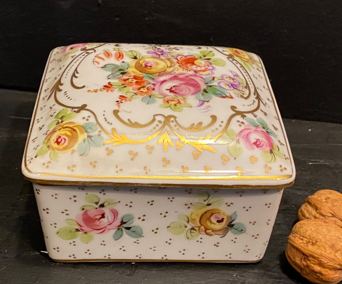 Porcelain Box-photo-4