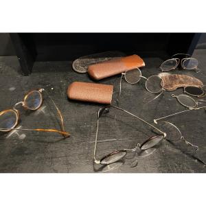 sept paires de lunettes