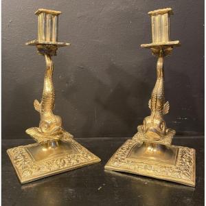 paire de bougeoirs " au dauphin ".