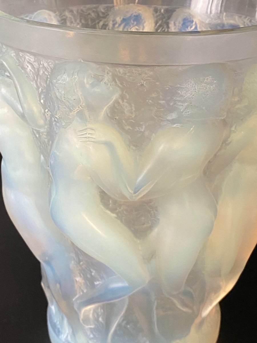 Un Vase Bacchantes En Verre Opalescent De R.lalique -photo-2
